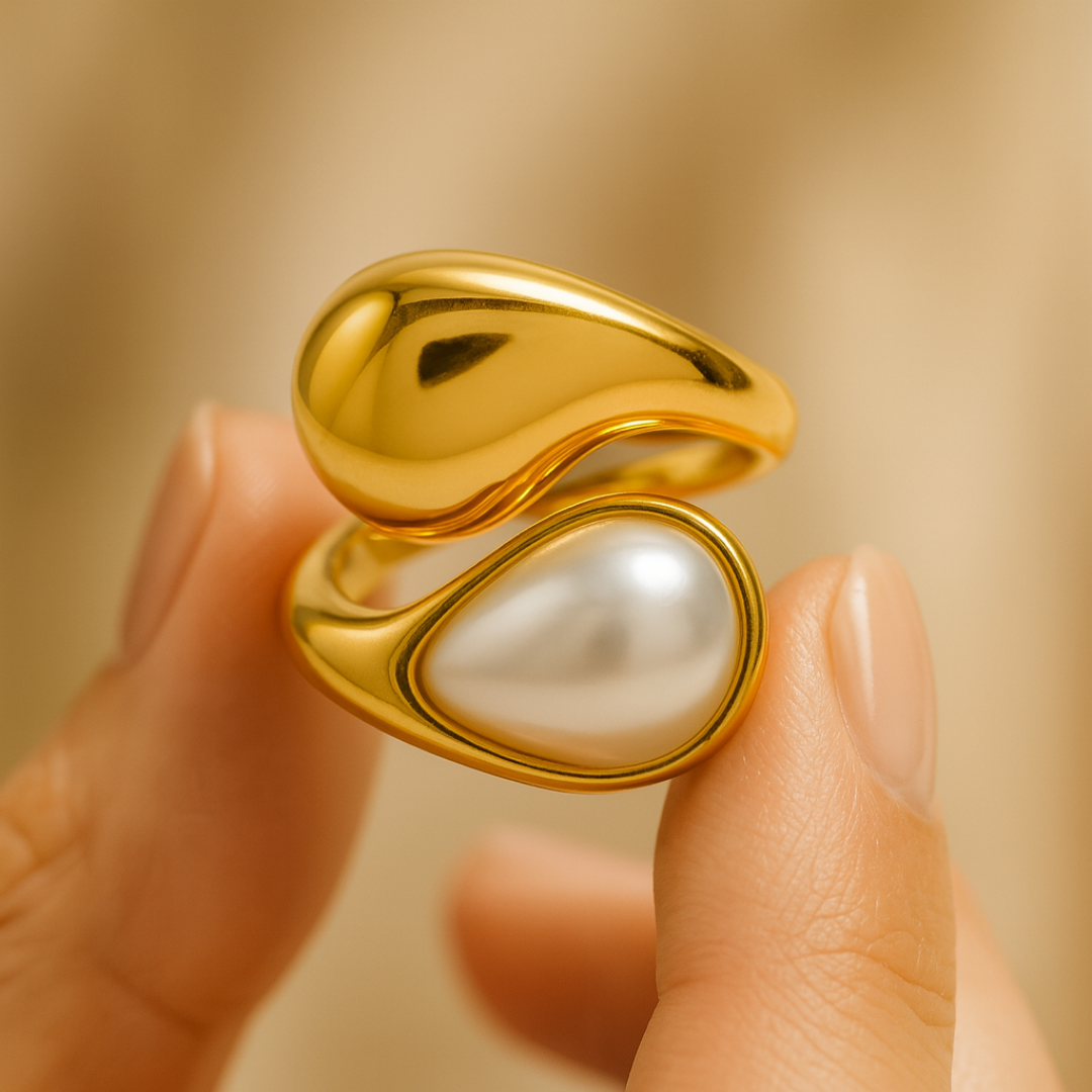 Smooth Pearl Gold Ring