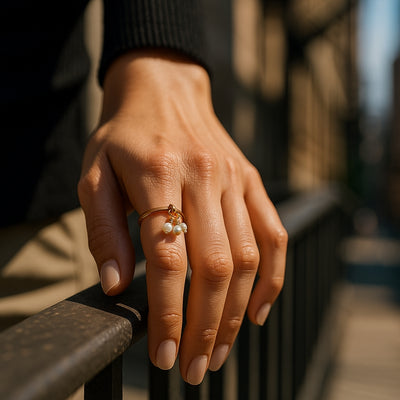 Dangle Pearl Lock Gold Ring