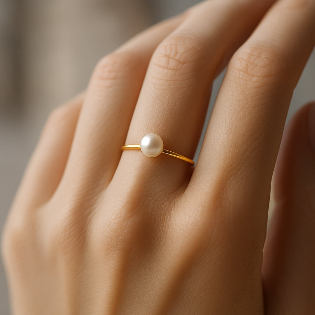 Singular Elegant Pearl Gold Ring