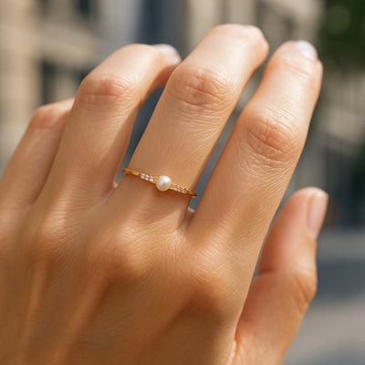 Singular Pearl Zirconia Gold Ring