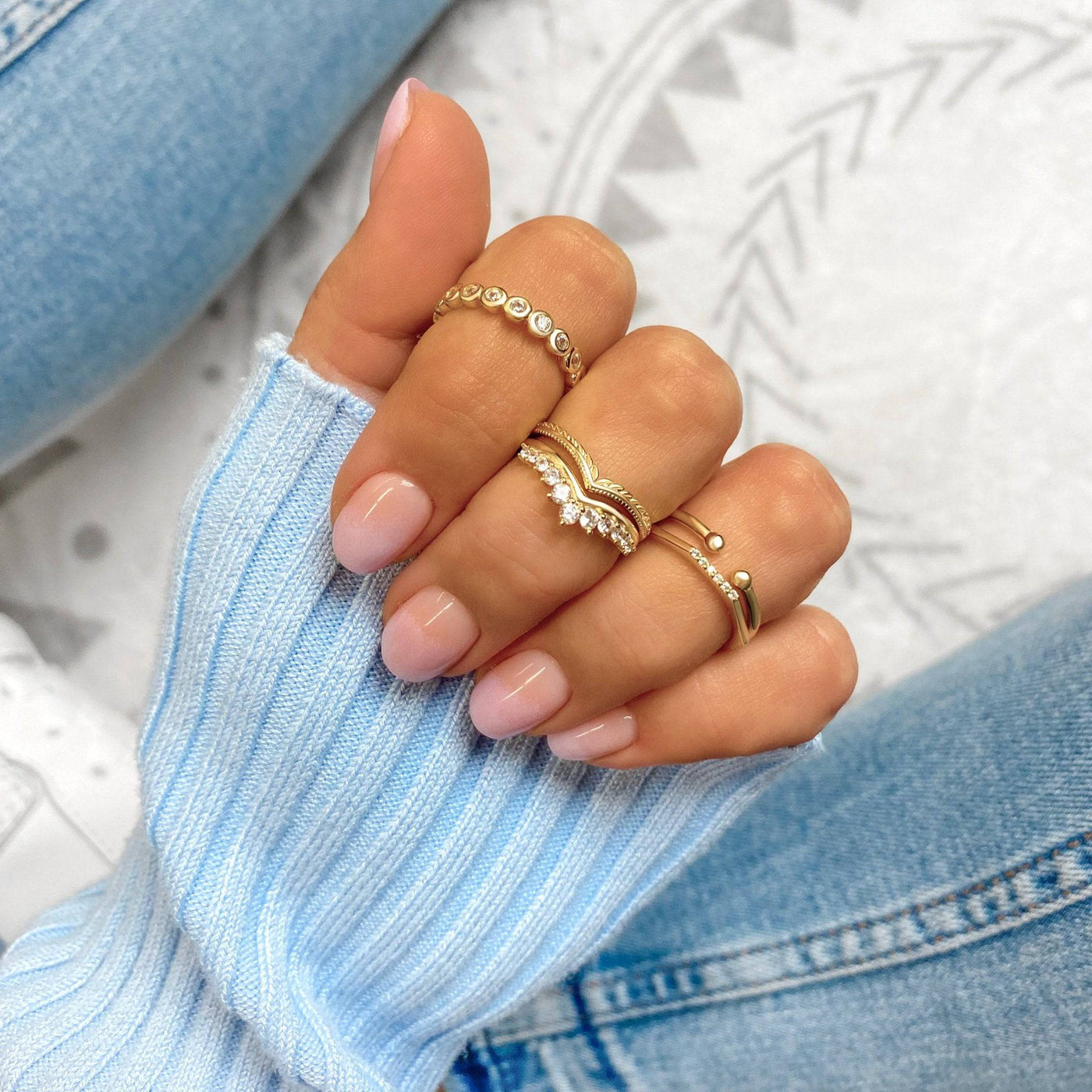 Zirconia Crown Ring - Elegant Statement Piece